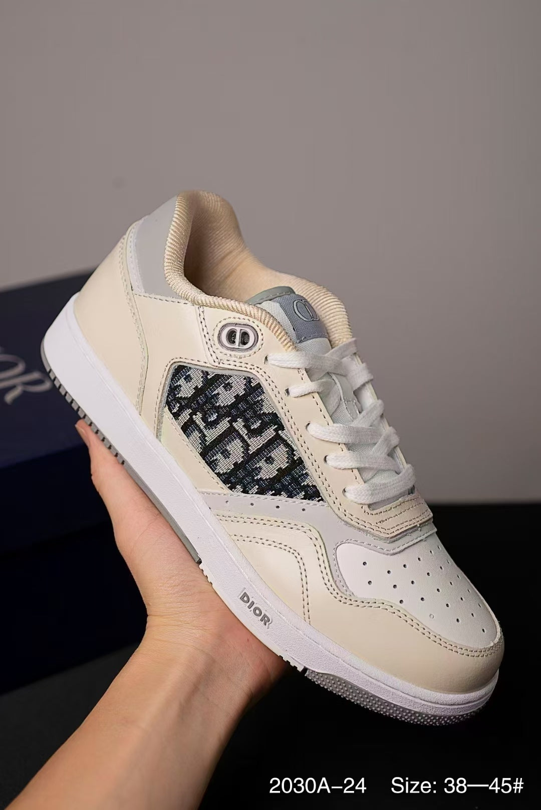 B27 Uptown Low-Top Sneaker Beige